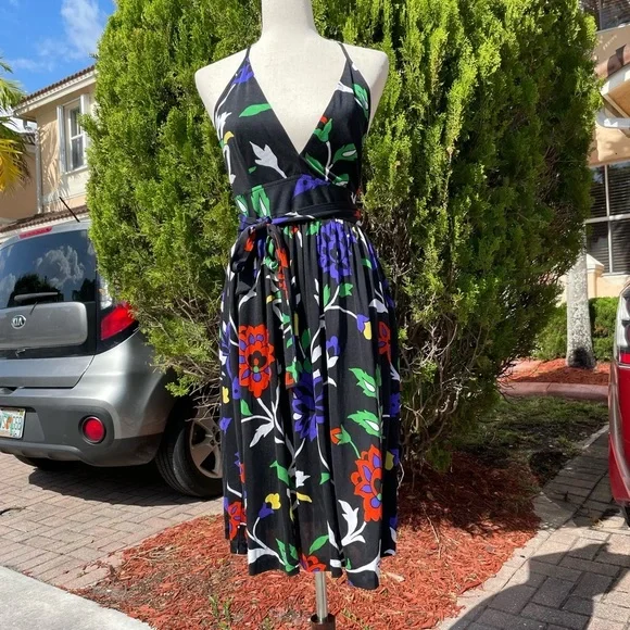 Nieves Lavi Colorful Floral Halter Wrap Dress. - Picture 3 of 8
